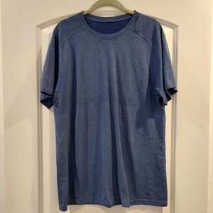 Lululemon Men's Pullover Crew Neck Vented Blue Short Sleeve Shirt Size L